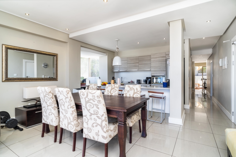 2 Bedroom Property for Sale in Vredehoek Western Cape